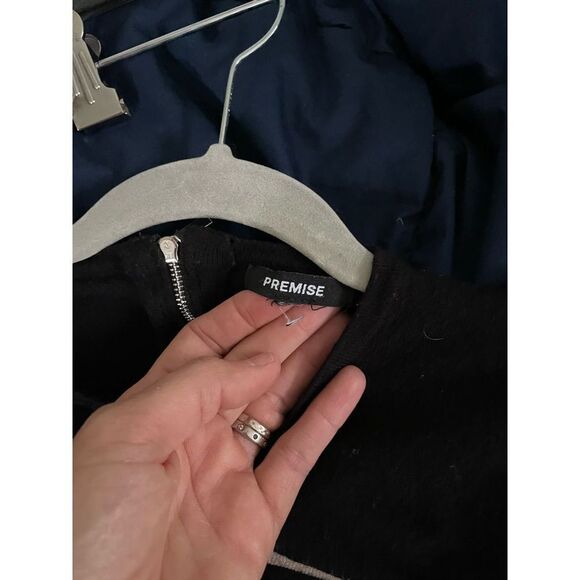 Premise black and beige striped sweater M - Picture 2 of 4